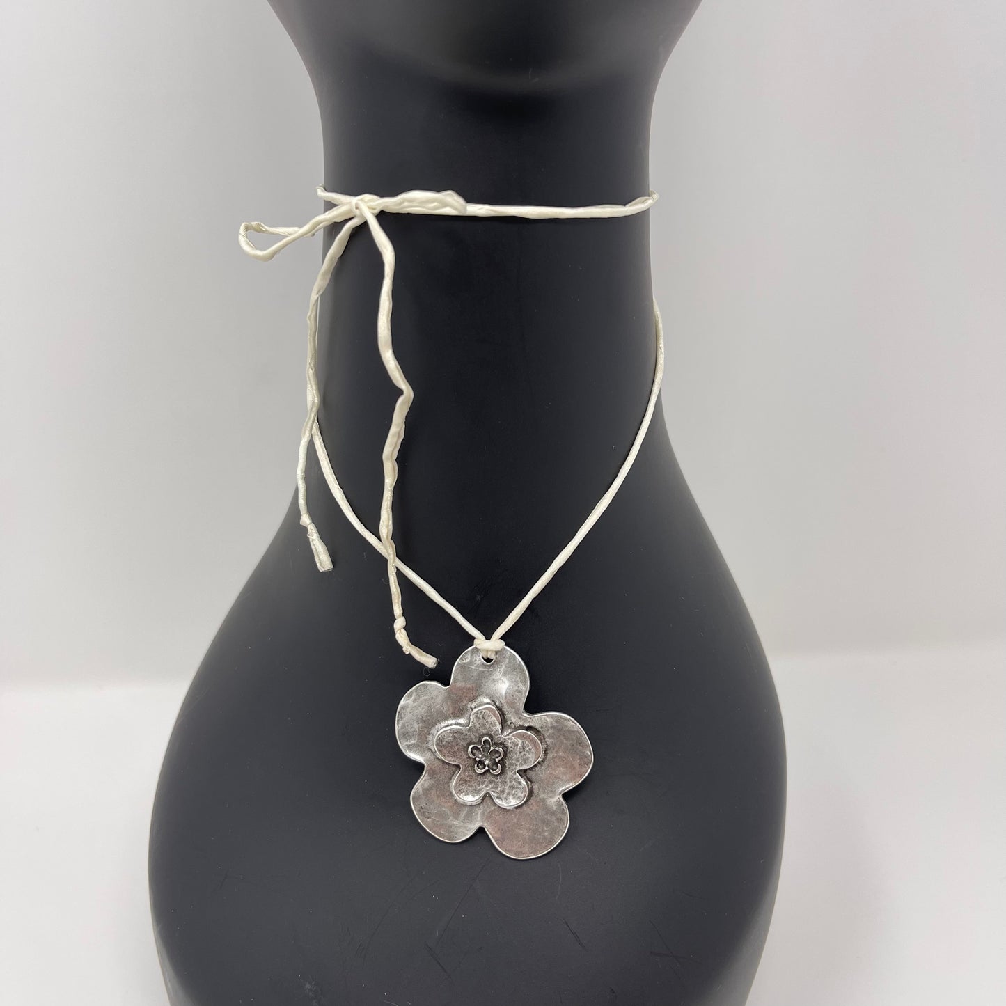 Silver Flower Pendant Necklace - Ivory White