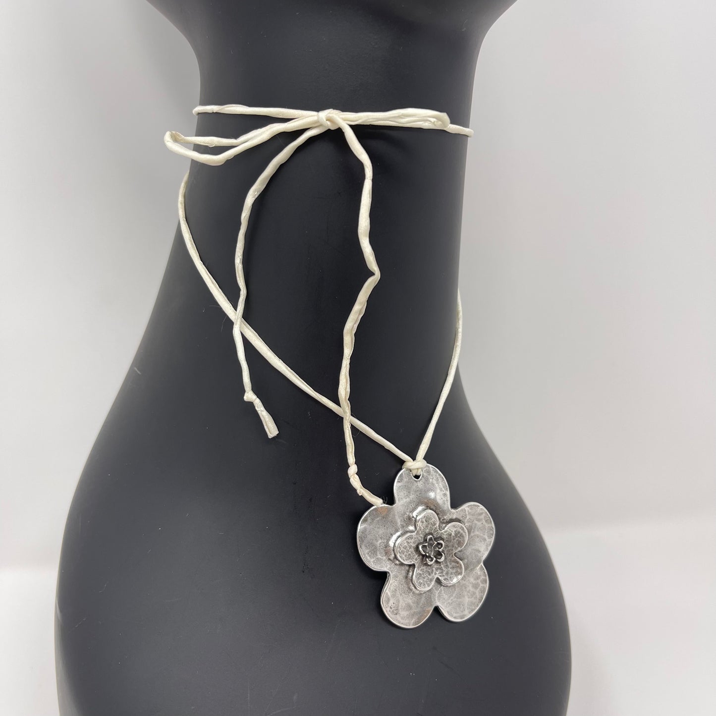 Silver Flower Pendant Necklace - Ivory White