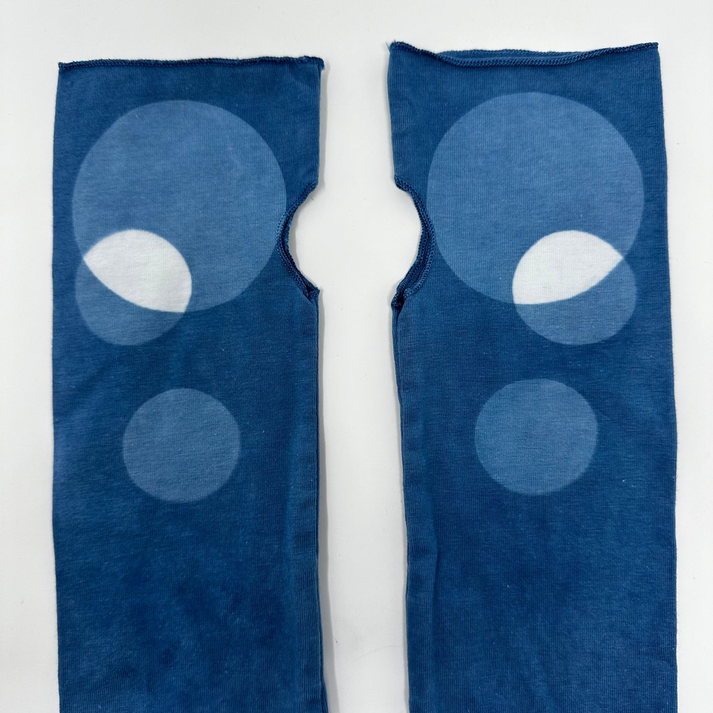 Indigo bubble arm warmers