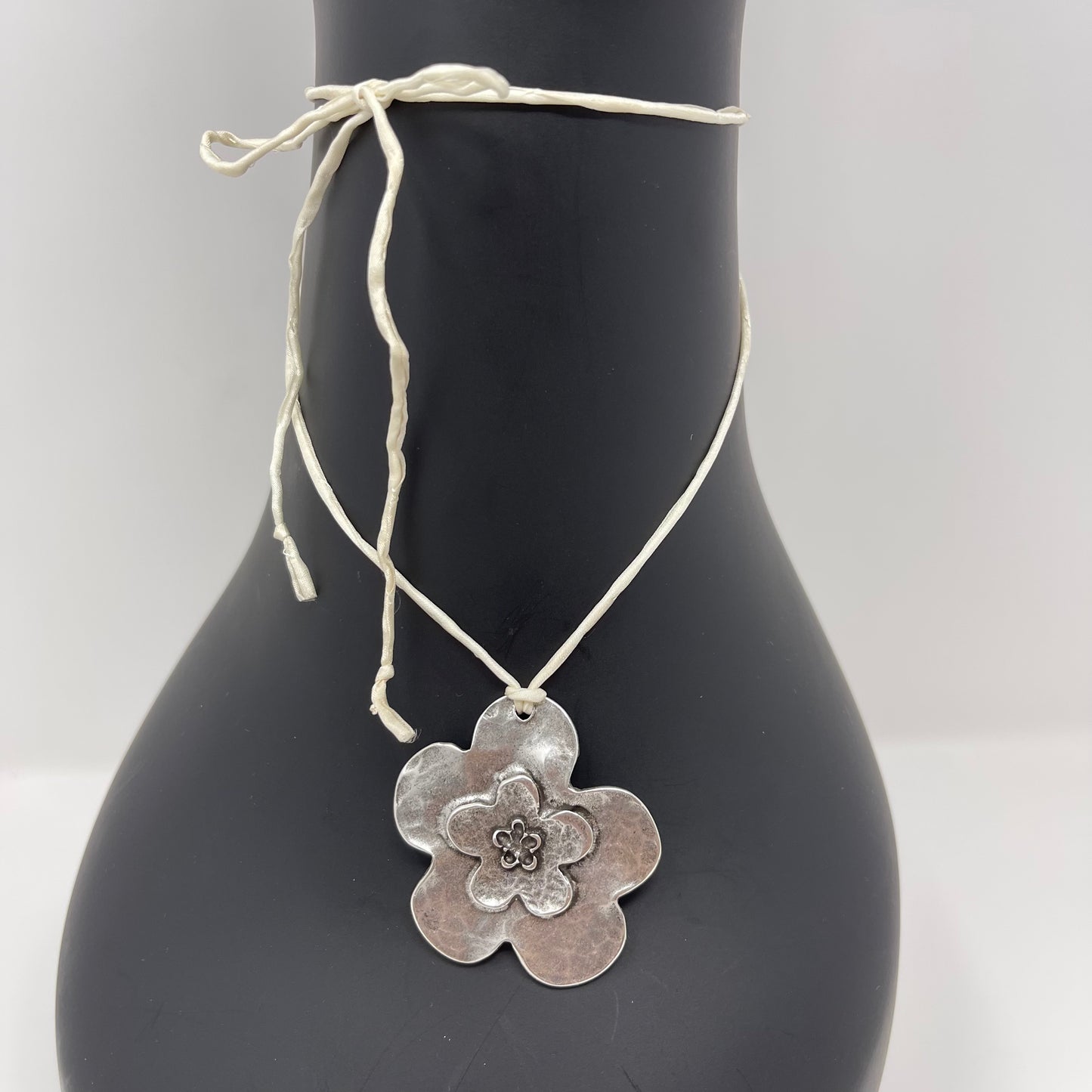 Silver Flower Pendant Necklace - Ivory White