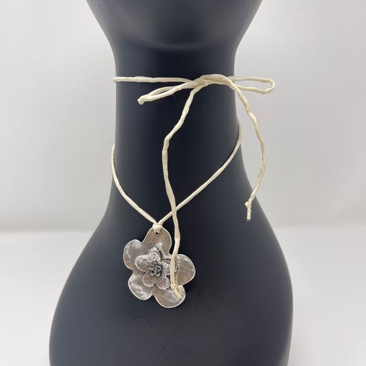 Silver Flower Pendant Necklace - Ivory